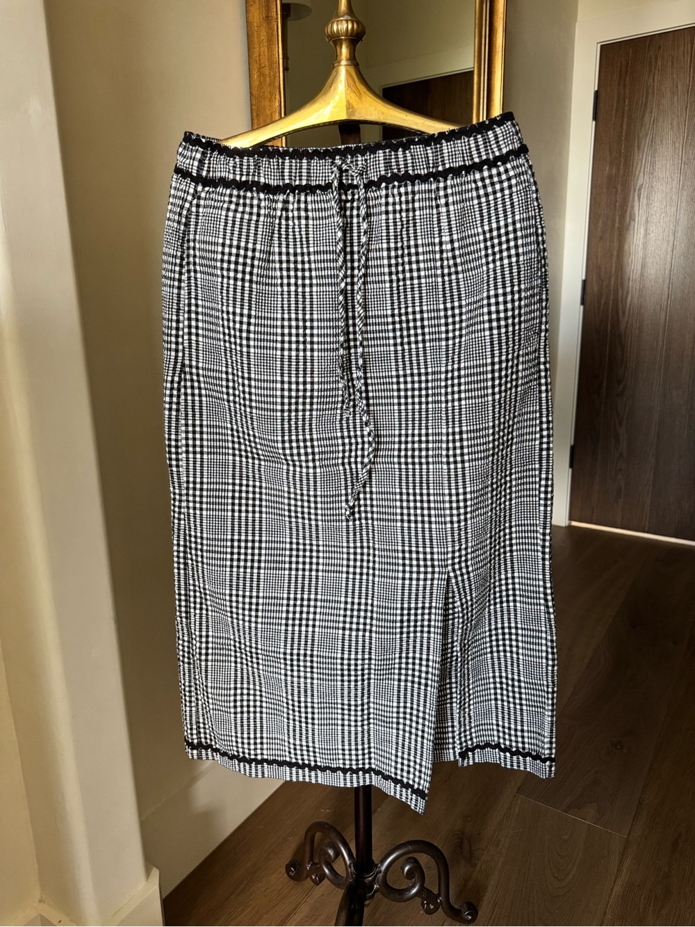 Free People Black and White Gingham Midi Skirt never worn. No tags.